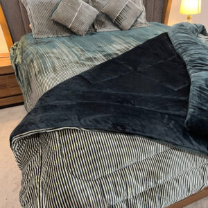 President Divine Velvet 6 pc Indian Razai Quilt Set