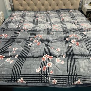 Grey Super Warm & Luxury Pinacle Quilt